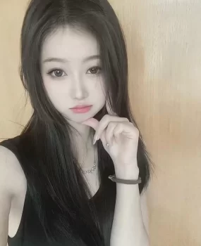 国购鸡头，手下五六个妹妹