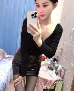 黑色蕾丝情趣性感美女