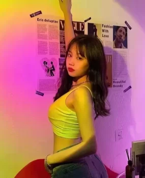 成都性感小妹妹，刚下水