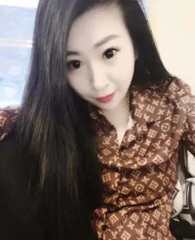 非常年轻的姑娘