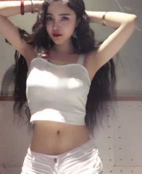 一个非常漂亮的妹子，贵是有道理的