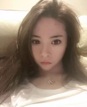 肤白貌美的妹子