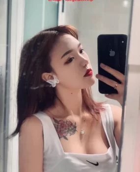 上海极品御姐，粉嫩多汁   看着特有感觉