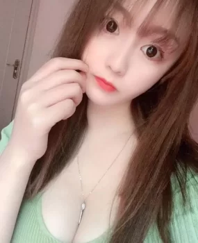 前两天玩了小妹,身材丰满,素质高,很配合很听话