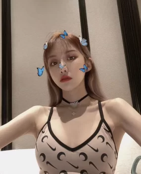 重庆艺术学院在校大学生，兼职，00 年170  身材颜值非常棒