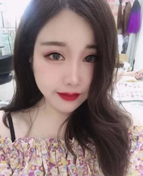 重庆火辣妹子胸大身材好