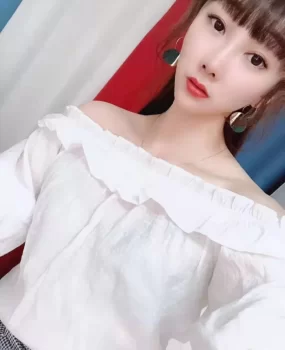 感觉今天遇到了林志玲，那声音销魂！！！